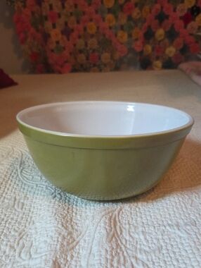 Pyrex Green and White Mixing Bowl